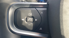 Volvo XC40 2.0 B3P Ultra Dark 5dr Auto Petrol Estate